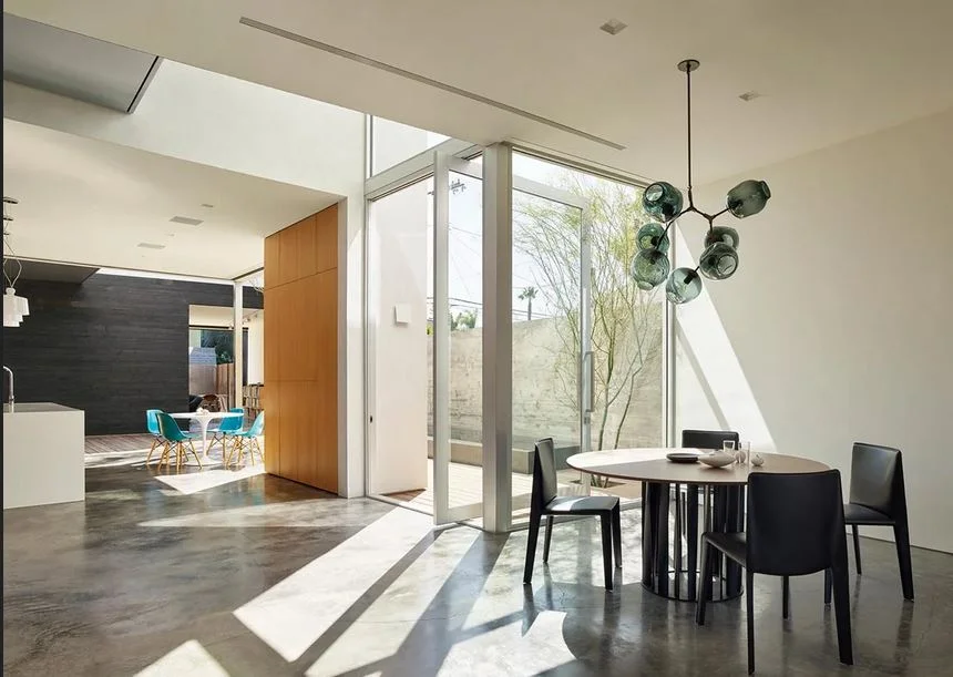 نور روز در روشنایی داخلی